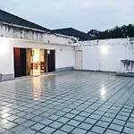 Spacious Penthouse For Big Group Near National Zoo