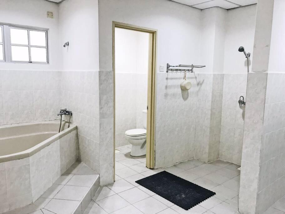 Spacious Penthouse For Big Group Near National Zoo